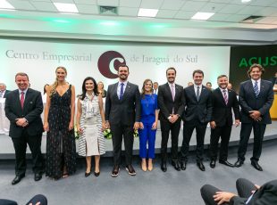 Legado e renovação são enaltecidos por lideranças na posse da nova diretoria da ACIJS