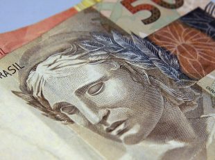 Lei do super endividamento é avanço nas relações de consumo, avalia ACIJS
