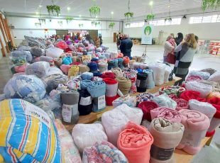 Núcleo de Voluntariado Corporativo ACIJS comemora sucesso da campanha “Doe um cobertor”