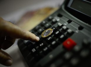 Alta de juros era aguardada, mas decisão pode afetar recuperação econômica, avaliam entidades