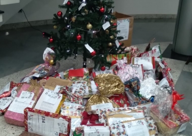 Ação Social do Núcleo de Voluntariado leva alegria a crianças no Natal