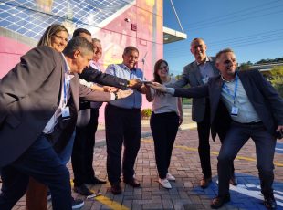 “Inovação deve ser um ganho coletivo à sociedade”, diz ministro Paulo Alvim, em visita a Jaraguá