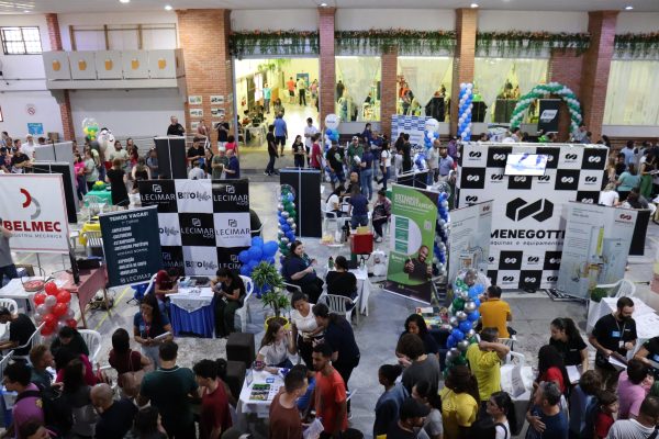 Feirão de Empregos mobiliza mais de 20 mil pessoas em Jaraguá do Sul