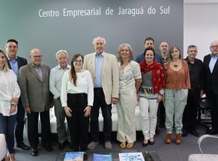 Comitiva alemã conhece modelo de associativismo empresarial da ACIJS