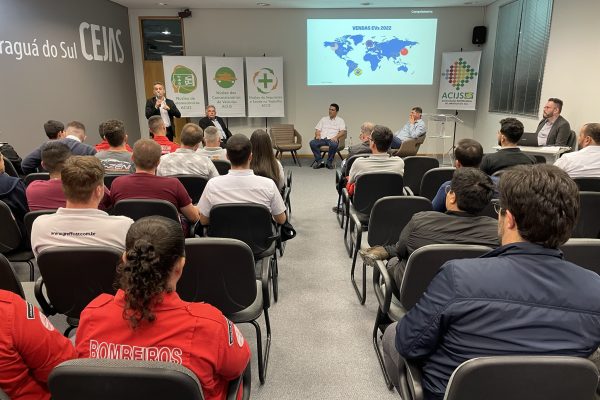 Normatização e qualificação do mercado para veículos elétricos é desafio do setor, avaliam especialistas