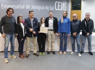Câmara de Vereadores reconhece presença da ACIJS no desenvolvimento regional