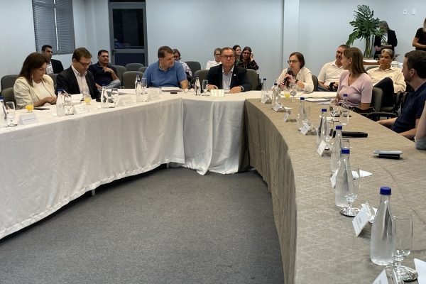 DNIT atualiza classe empresarial sobre obras de duplicação da BR-280