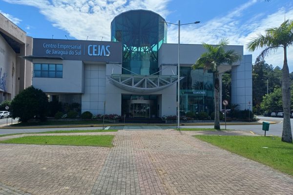ACIJS realiza encontro para estimular negócios entre empresas associadas