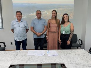 Prefeitura e Associação Jaraguá Mais Saudável firmam convênio para promoção da saúde e longevidade