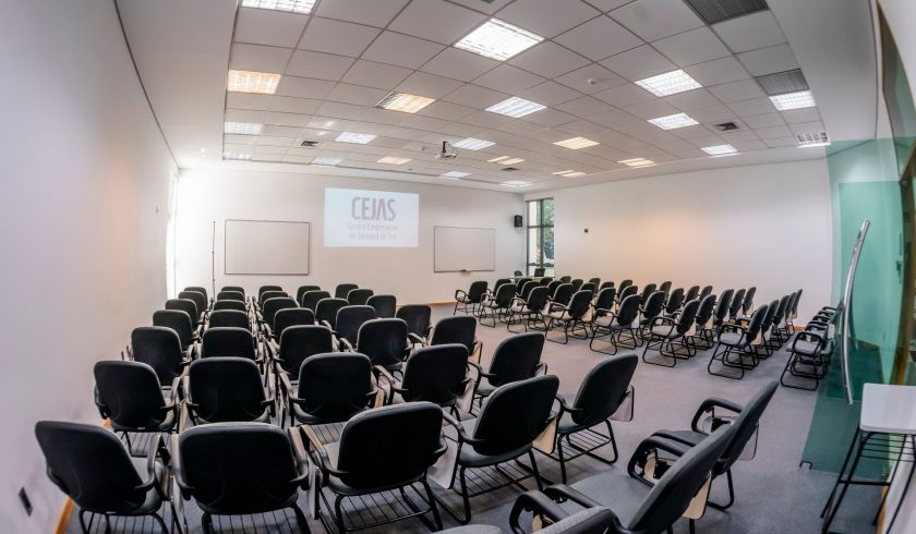 Locação de salas e equipamentos multimídia