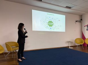 ACIJS apresenta programa de educação empresarial em seminário internacional